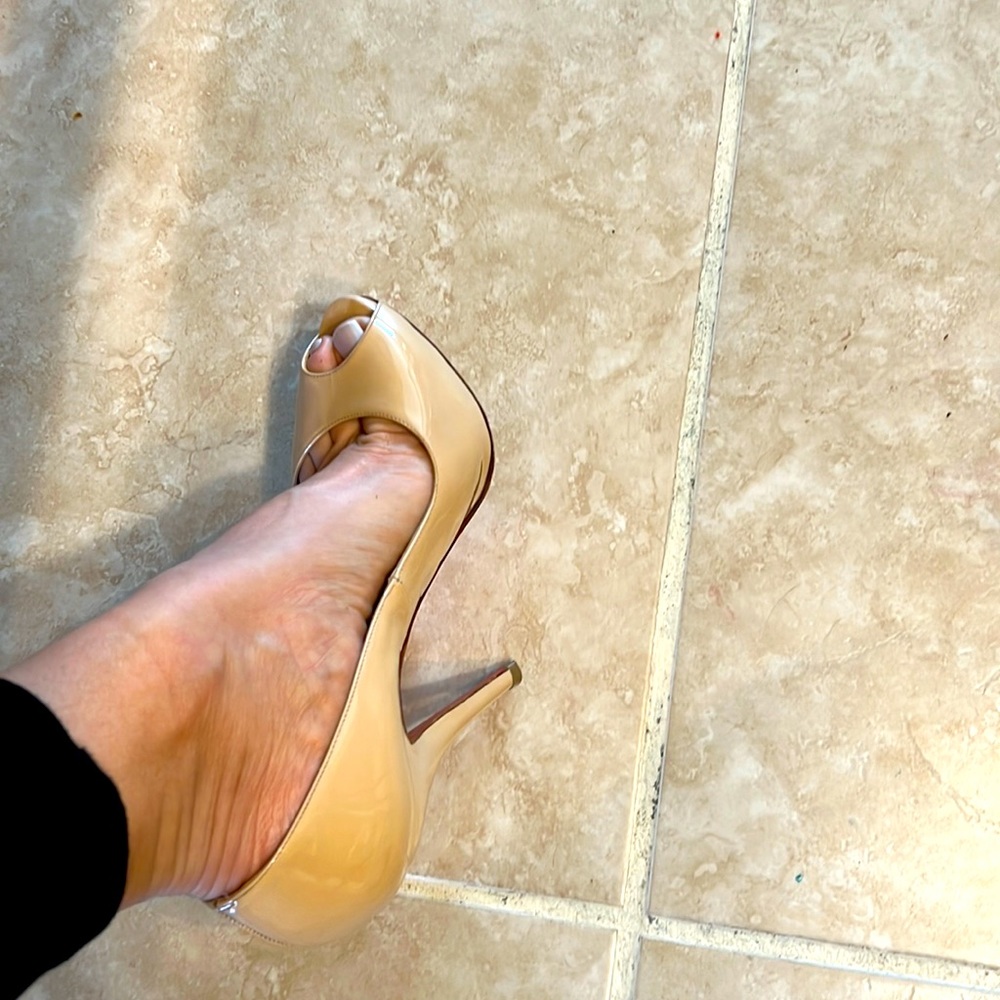 Christian Louboutin size 39 or 8-1/2 node patent calf heels